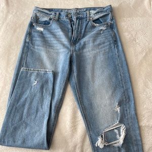 AMERICAN EAGLE mom jeans size 2. Lightly worn well taken care of